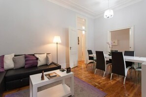 Smart TV - Traditional Charm House Lisbon (Lisboa)