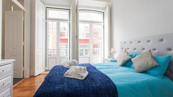 2 soveværelser, skrivebord, strygejern/strygebræt, weekendseng