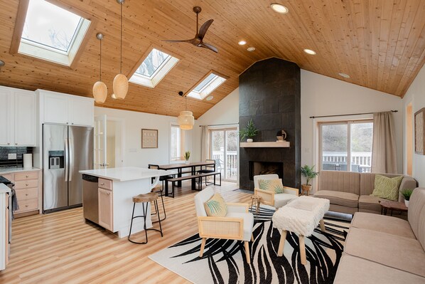 Smart TV, fireplace, table football