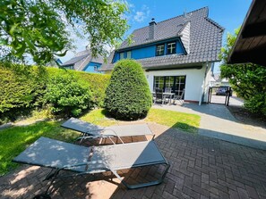 Outdoor dining - Kavelweg 41a "Haus Greta" - comfortable and high-quality furnished apartments (Zingst)