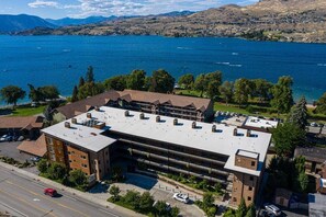 Exterior - Lake Chelan Luxury Condo - Heated Pool, Hot Tub, BBQ - STR-0448 (Chelan)