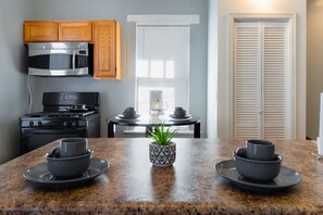 Private kitchen - Entire House Near Texas Tech Medical Center-2min (Marrakech)