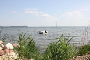 Unclassified image, 2 of 28, button