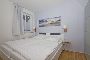 2 bedrooms, WiFi - Balcony, free use of the AHOI adventure pool and sauna - Villa Karola FeWo 04 - (Göhren)