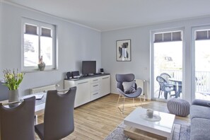 Fernseher, Stereoanlage