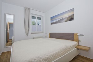 2 bedrooms - Balcony, free use of the AHOI adventure pool and sauna - Villa Karola FeWo 15 - (Göhren)
