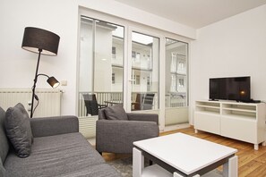 Fernseher, Stereoanlage