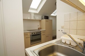 Unclassified image, 5 of 19, button