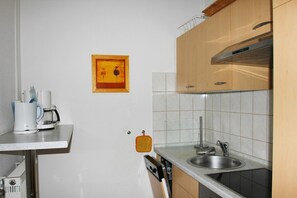 Refrigerador, horno, placa de cocina, lavavajillas