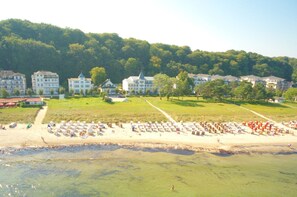 Beach - Directly on the beach promenade, balcony with sea view - Aparthotel Ostsee FeWo 31 (Binz)