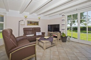 Unclassified image, 3 of 22, button