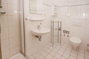 Unclassified image, 4 of 20, button - Quiet location, vacation apartment in seaside style with veranda - Villa Möwe FeWo 06 - Villa (Göhren)