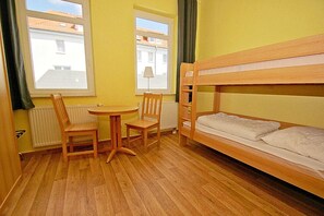 2 室のベッドルーム、WiFi
