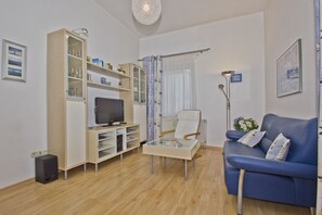 Unclassified image, 4 of 19, button - Quiet location with terrace, use of swimming pool and sauna - Villa Käthe FeWo 04 - (Göhren)