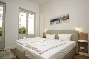 Unclassified image, 3 of 35, button