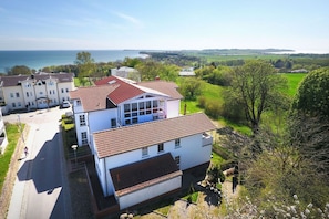 Exterior - Apartment with sea view, use of swimming pool and sauna - Haus Blick zur See FeWo 06 - (Göhren)