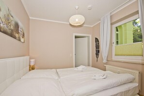 Unclassified image, 4 of 18, button