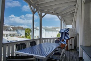 Unclassified image, 5 of 24, button