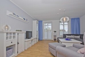 Unclassified image, 4 of 18, button