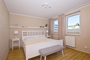 Unclassified image, 4 of 19, button