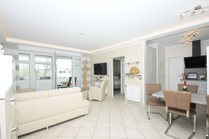 Unclassified image, 3 of 19, button