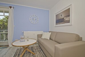 Unclassified image, 5 of 19, button