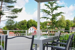 Unclassified image, 5 of 20, button