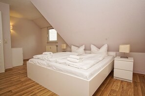 Unclassified image, 3 of 27, button