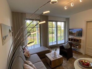 Fernseher, Stereoanlage