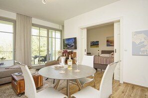 Dining - Modern vacation apartment with private sauna and balcony - Villa Pauline FeWo 04 - (Göhren)