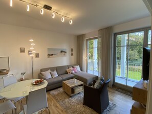 Fernseher, Stereoanlage