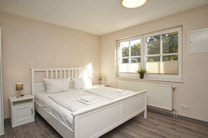 Unclassified image, 3 of 22, button - Ferienhaus Inselhus - small vacation home with garden and terrace - Holiday home (Glowe)