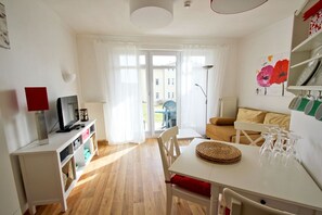 Télévision, chaîne hi-fi