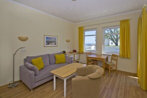 Fernseher, Stereoanlage