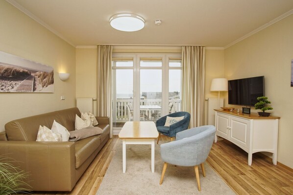 Unclassified image, 1 of 29, button