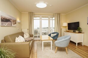 Unclassified image, 2 of 29, button