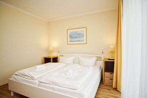 3 bedrooms, WiFi - Terrace, free use of the AHOI adventure pool and sauna - Sea view apartment 19 - (Göhren)