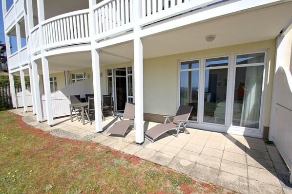 تناول الطعام بالخارج