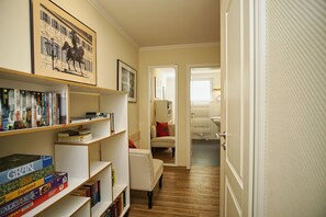 Interior - Terrace, free use of the AHOI adventure pool and sauna - Sea view apartment 19 - (Göhren)