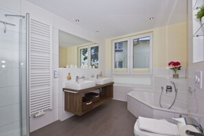 Unclassified image, 3 of 21, button - With sea view and balcony, use of swimming pool and sauna - sea view apartment 65 - (Göhren)