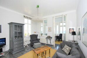 Unclassified image, 3 of 21, button - Die Ausstattung der Ferienwohnung Nr. 06 in der Villa Strandeck - Villa Strandeck (Binz)