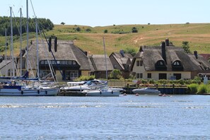Marina - Beachfront apartment with terrace, use of swimming pool and sauna - Rex Rugia apartment 28-4 (Göhren)