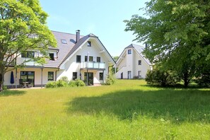 Exterior - Beachfront apartment with terrace, use of swimming pool and sauna - Rex Rugia apartment 28-4 (Göhren)