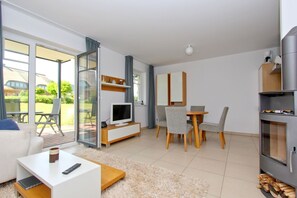 Unclassified image, 3 of 20, button - Beachfront apartment with terrace, use of swimming pool and sauna - Rex Rugia apartment 28-2 (Göhren)