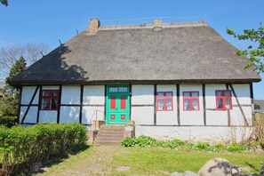 Exterior - Beachfront apartment with terrace, use of swimming pool and sauna - Rex Rugia apartment 29-4 (Göhren)