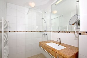 Hair dryer - Beachfront apartment with balcony, use of swimming pool and sauna - Rex Rugia apartment 14-5 - (Göhren)