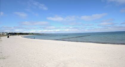 Directly behind the dune, with balcony and sea view - Strandvilla Böck FeWo 10 -