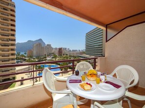 Outdoor dining - Coral Beach 03 by Interhome (Calpe/Calp)