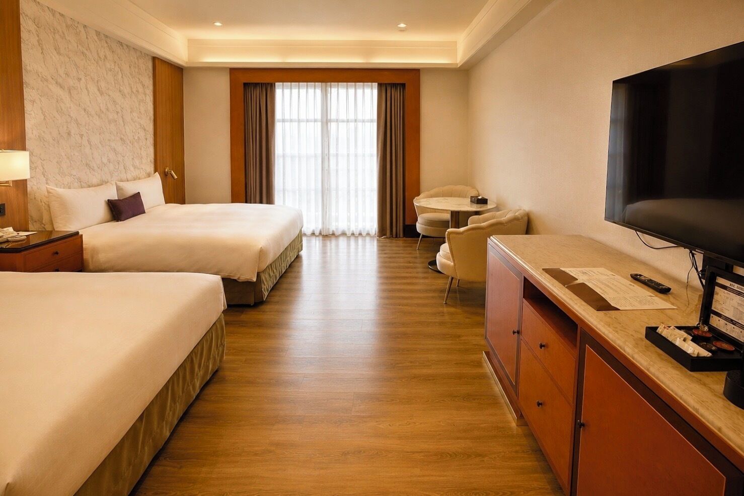 Family Room | Down comforters, in-room safe, blackout drapes, soundproofing