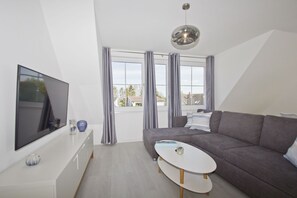 TV, stereo - With sea view, use of swimming pool and sauna - Haus Inselblick FeWo MEERrauschen (Gager)